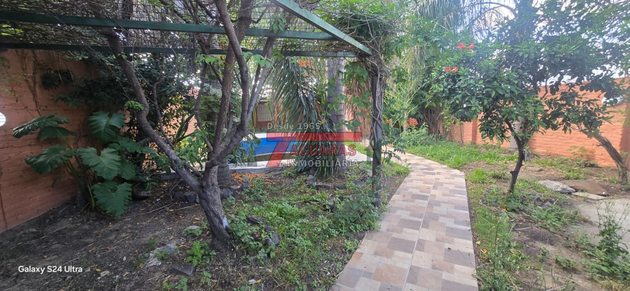 CASA EN VENTA EN SAN BENITO, CALLE SEGUI FRENTE A COLONIA AVELLANEDA.