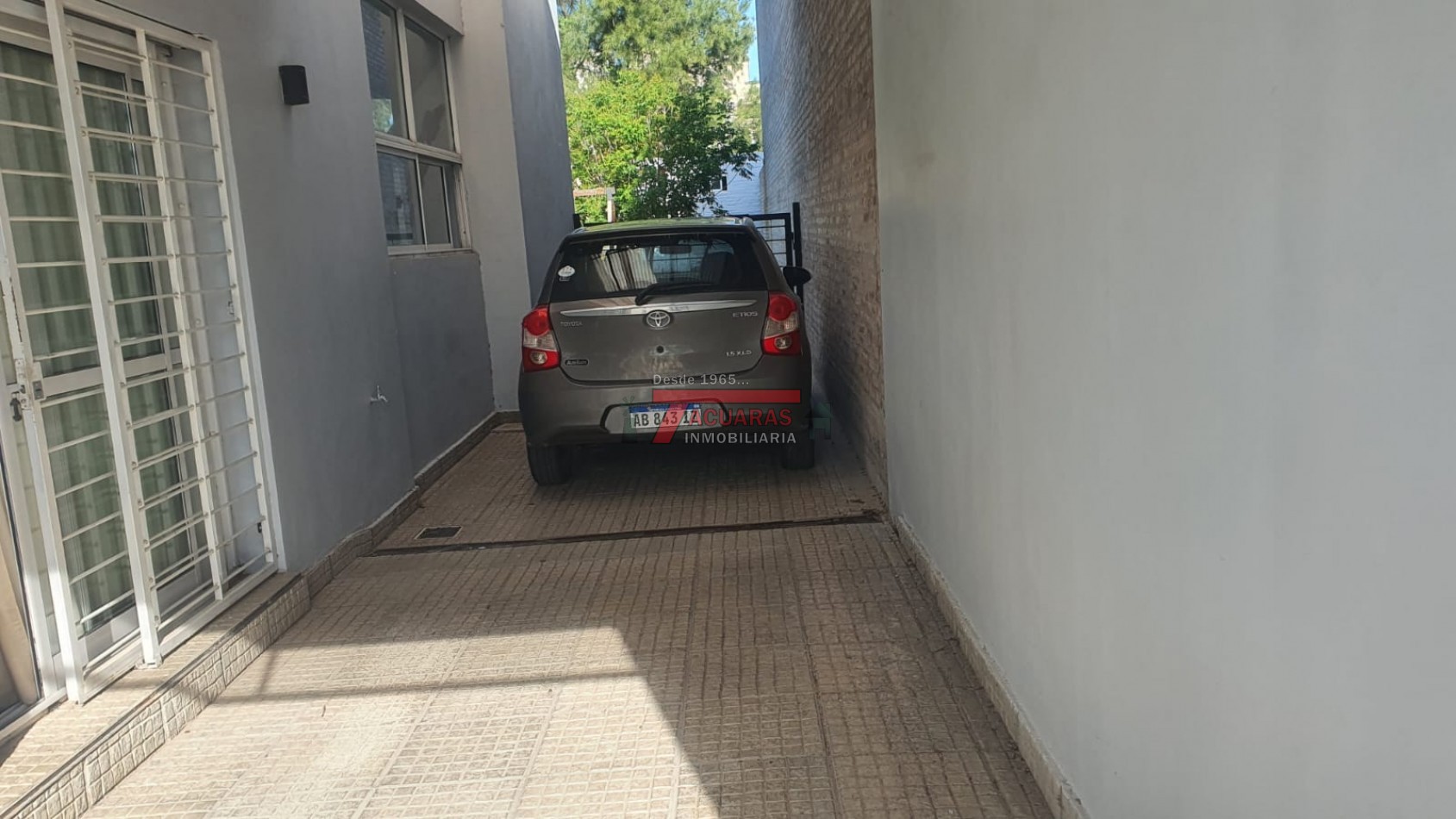 CASA EN VENTA DE 3 DORMITORIOS ZONA BLAS PARERA.