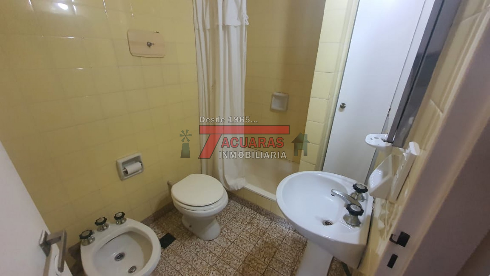 ALQUILER DE DEPARTAMENTO DE 3 DORMITORIOS Y COCHERA  EN CALLE  BUENOS AIRES