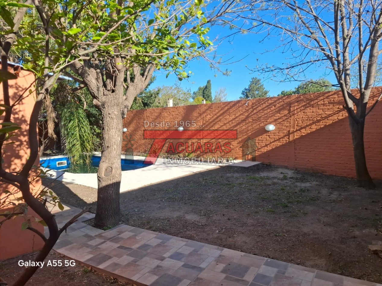 CASA EN VENTA EN SAN BENITO, CALLE SEGUI FRENTE A COLONIA AVELLANEDA.
