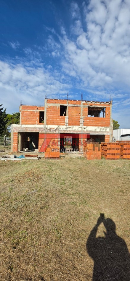 VENTA DE CASA FRENTE A TORTUGUITA